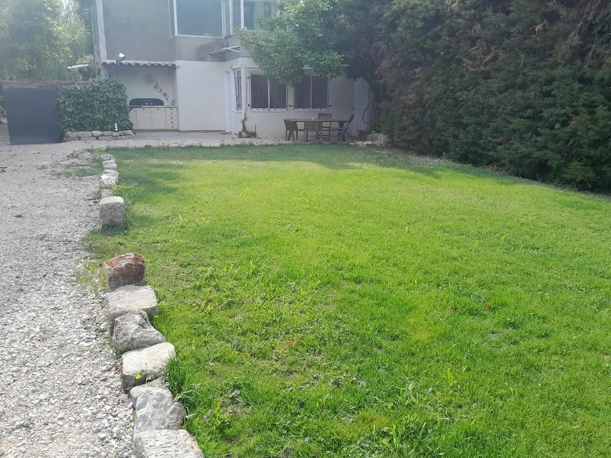 Appartamento Appartement Dans Mas Provencal Châteaurenard